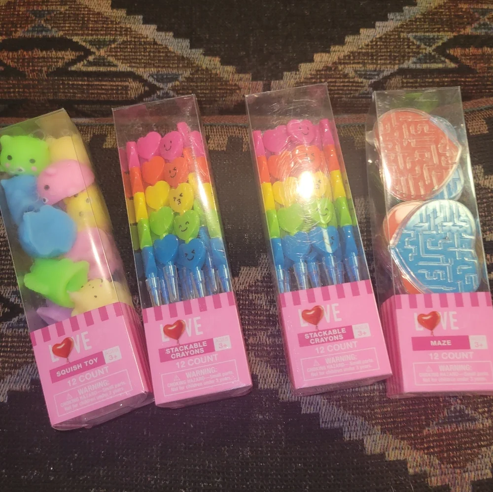 Love Colorful Party Favors Set